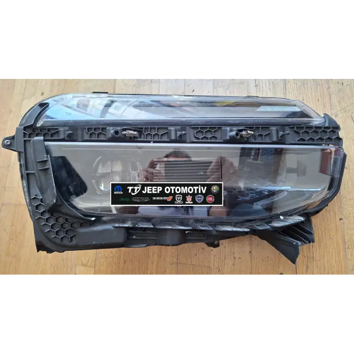 2023 - 2024 Jeep Avenger Sağ Ön Far 52218717 - 2.El Ürün