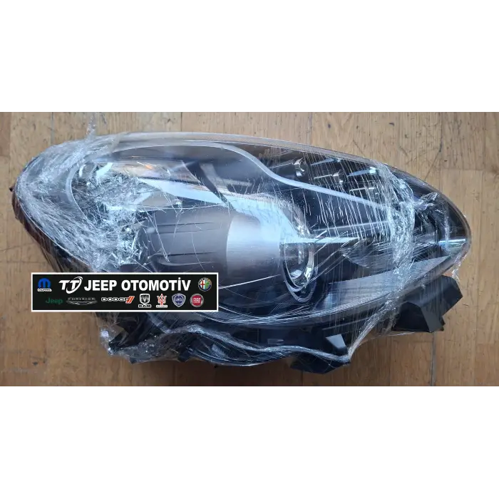 Alfa Romeo Giulietta Sağ Ön Far - OEM -