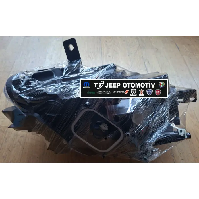 Alfa Romeo Giulietta Sağ Ön Far - OEM -