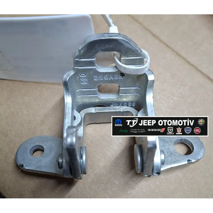 Dodge Nitro Jeep Cherokee Arka Kapı Menteşesi 05074256AB