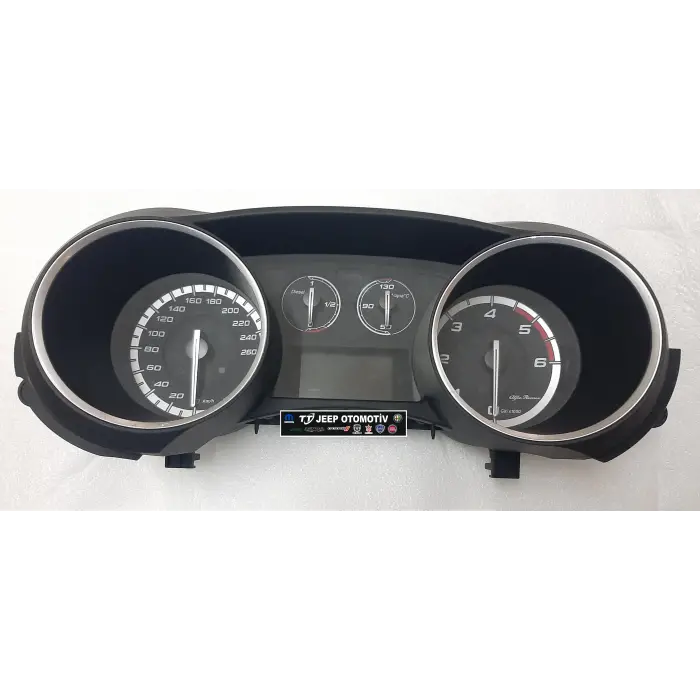2010 - 2013 Alfa Romeo Giulietta Gösterge Paneli 50527456