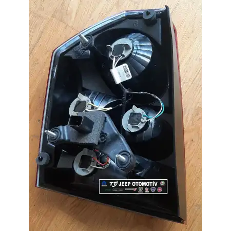 2008 - 2010 Chrysler 300C Sol Arka Stop 04806373AD