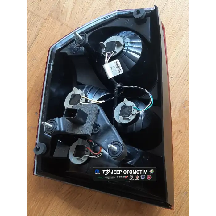 2008 - 2010 Chrysler 300C Sol Arka Stop 04806373AD