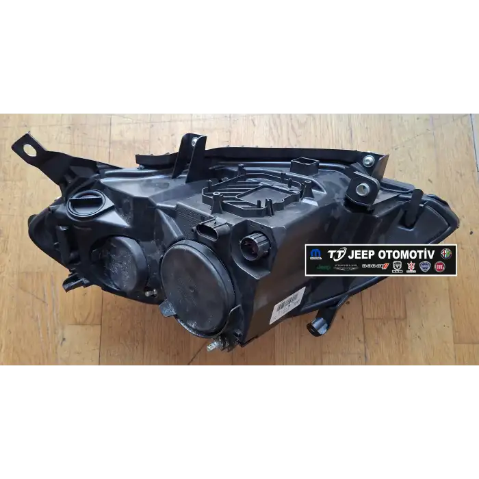 2011 - 2024 Lancia Ypsilon Sağ Ön Far 51850554