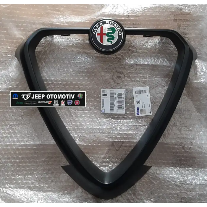 2022 - 2025 Alfa Romeo Tonale Ön Üçgen Arma / Logo 156170260