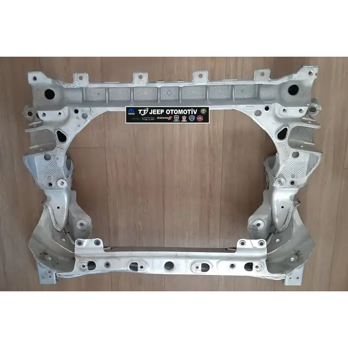 Mercedes C serisi W205 motor traversi / alt beşik A2056220300