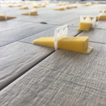 FTSF02- FAYANS TESVİYE KAMASI (100lu)