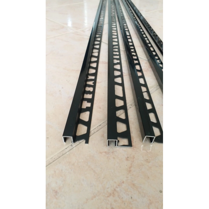 FÇKPB10-  10 MM SİYAH PARLAK ALÜMİNYUM KARE KÖŞE 270 CM