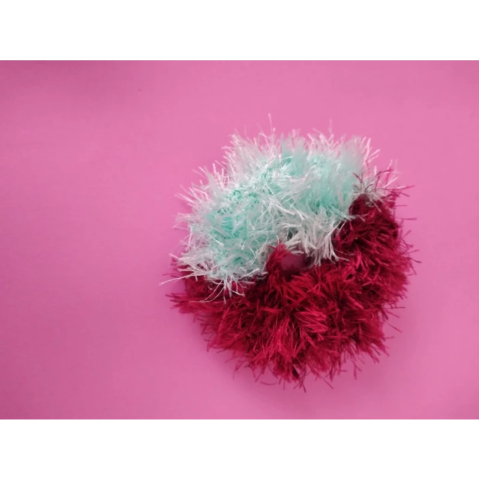 El Yapımı Saçaklı Kırmızı Mavi Saç Tokası – İpekyıldızı