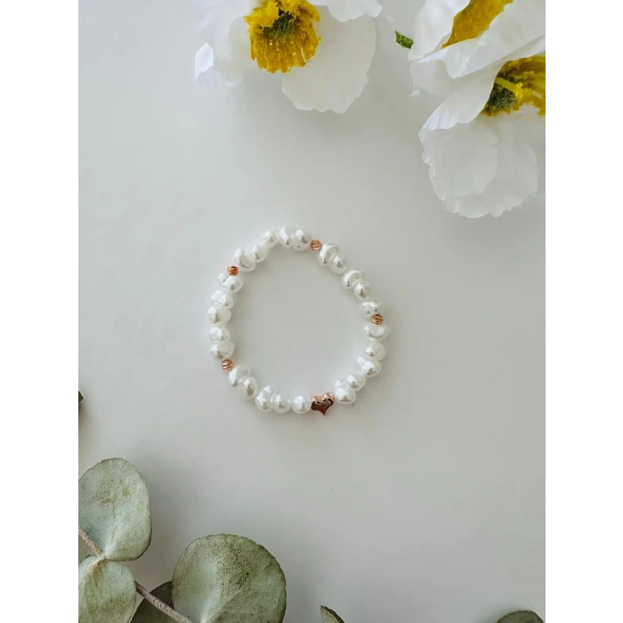 Beyaz Boncuklu El Yapımı Bileklik – Tarzınızı Tamamlayın