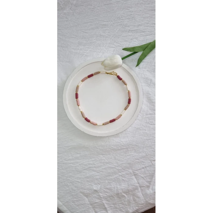 El Yapımı Üç Renkli Boncuk Kolye