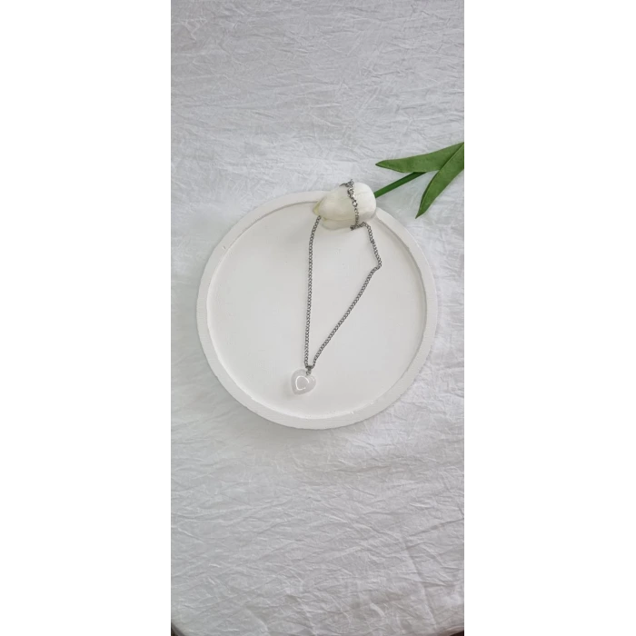 El Yapımı Metal Zincirli beyaz Taş Kalpli Kolye