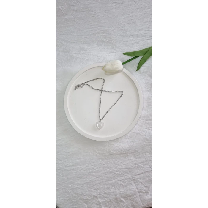 El Yapımı Metal Zincirli beyaz Taş Kalpli Kolye