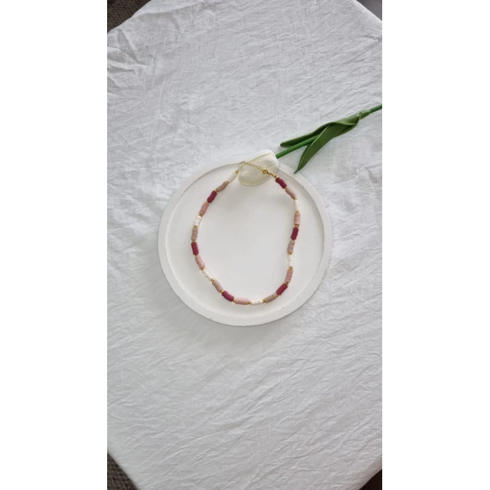 El Yapımı Üç Renkli Boncuk Kolye