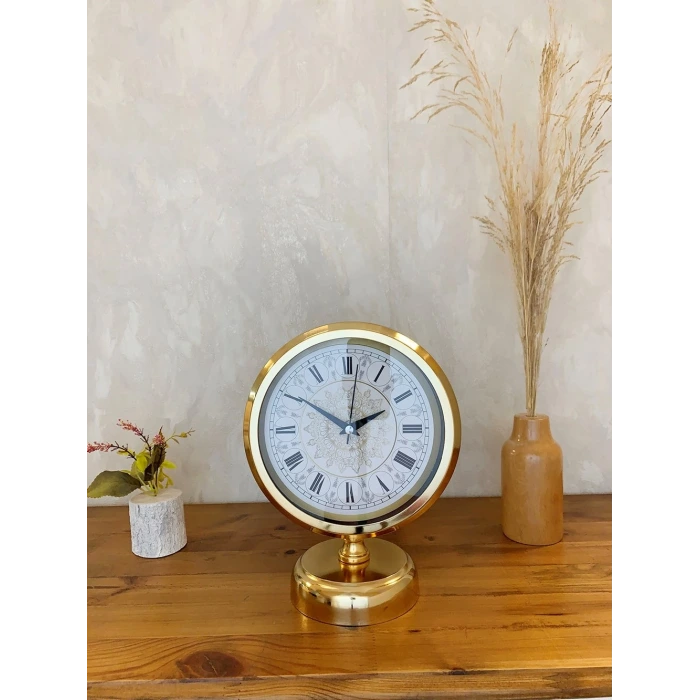 Gold Metal Çini Desenli Roma Rakamlı Masa Saati
