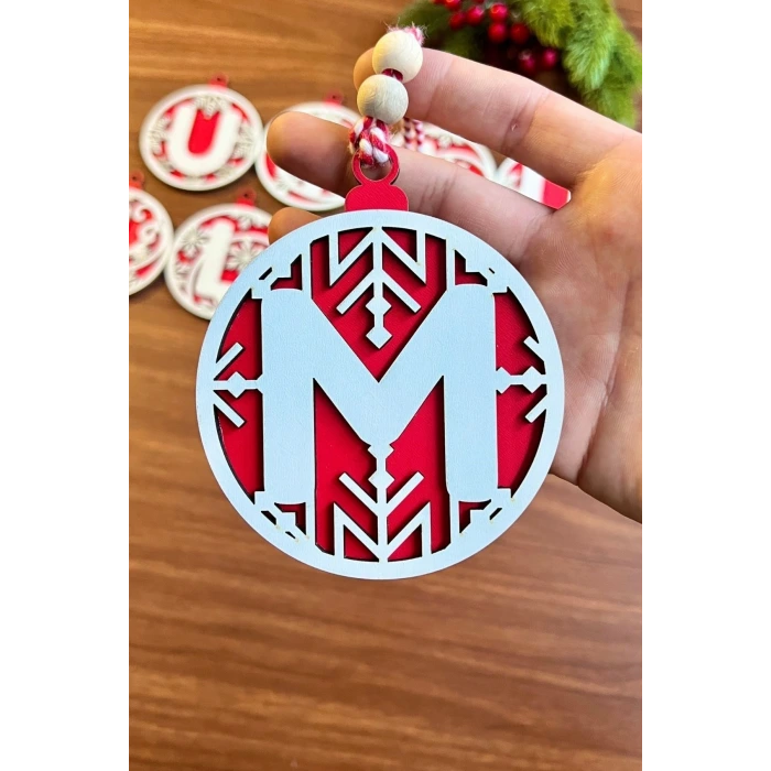 İpek Yıldızı® 11 Harfli Kırmızı Beyaz İpli MUTLU YILLAR Yazılı Ahşap Yılbaşı Ağaç Süsü