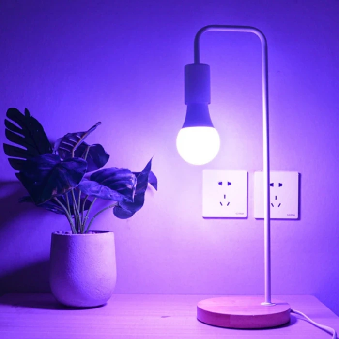 İpek Yıldızı® 9w Uzaktan Kumandalı 15 Farklı Renk Seçenekli Led Ampul