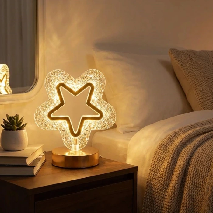 İpek Yıldızı® İçi Boş Yıldız Şeklinde Kristal LED Masa Lambası – Dokunmatik, 3 Renk Işık Modlu, Şarjlı Mini Dekoratif Gece Lambası