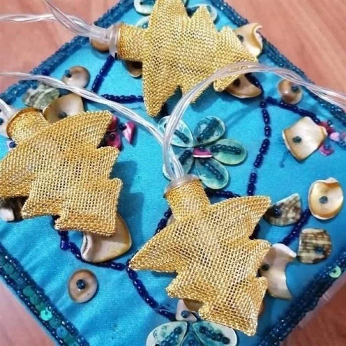 İpek Yıldızı® Metal Örgülü Çam Ağacı Şeklinde Günışığı Şerit Led Işık Zinciri