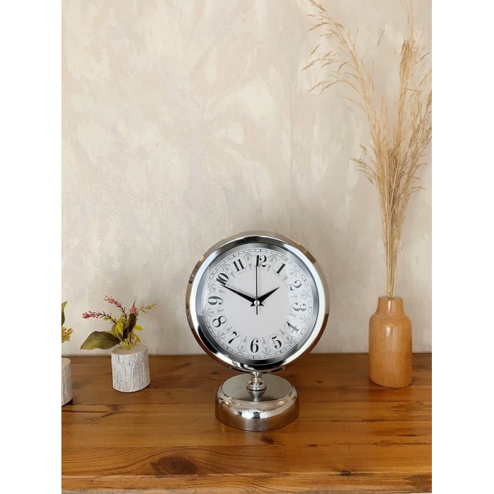 Krom Metal Desenli Masa Saati 25×20 cm