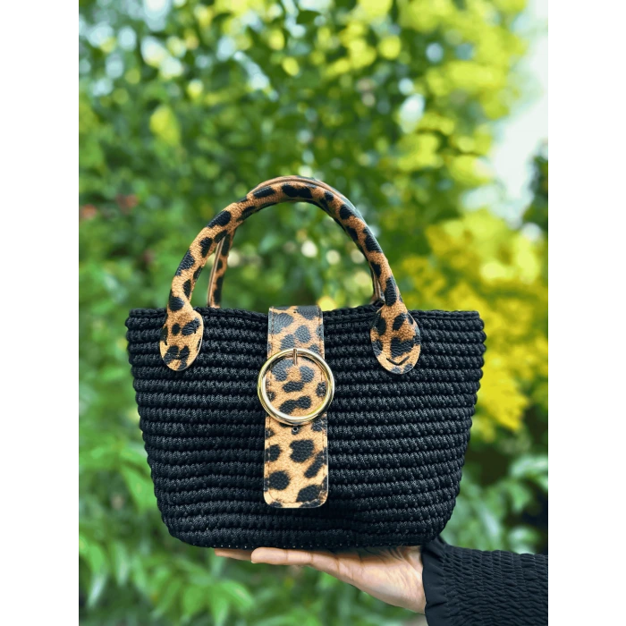 El Yapımı Leopar Kuşaklı Siyah Örgü Kadın Omuz Çantası – İpekyıldızı