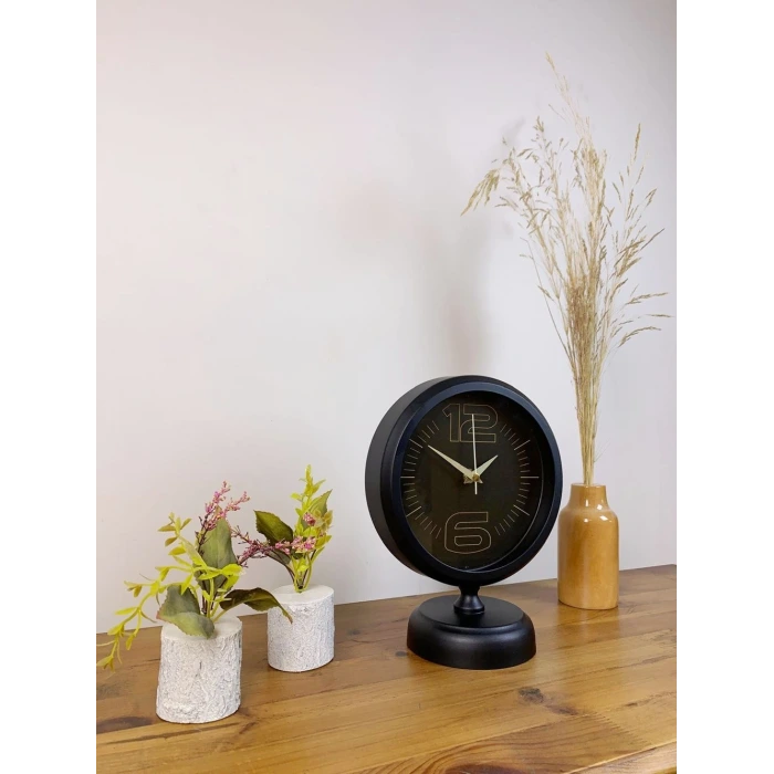 Siyah Metal Spor Masa Saati 25×20 cm
