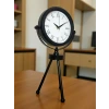 Asalet Siyah Üç Ayaklı Metal Masa Saati