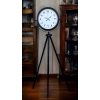 Siyah Arap Rakamlı Sıradışı Tasarım Tripod Ayaklı Saat