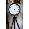 Siyah & Beyaz Saf Sade Tasarım Tripod Ayaklı Saat
