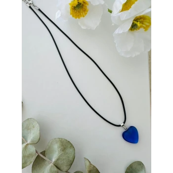Mavi Kalp Kolye – Siyah İpli El Yapımı Tasarım