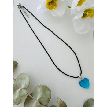 Açık Mavi Kalp Kolye – Siyah İpli El Yapımı Tasarım