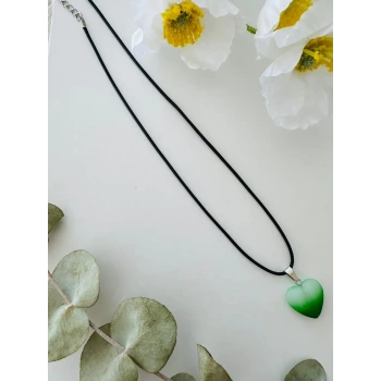 Yeşil Beyaz Kolye – Siyah İpli El Yapımı Tasarım