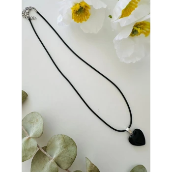 Siyah Kalpli Kolye – Siyah İpli El Yapımı Tasarım