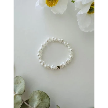 Saf Beyaz El Yapımı Boncuk Bileklik – Zarif ve Şık Tasarım