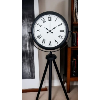 Black Elegance Tripod Ayaklı Saat