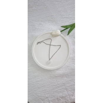 El Yapımı Metal Zincirli beyaz Taş Kalpli Kolye