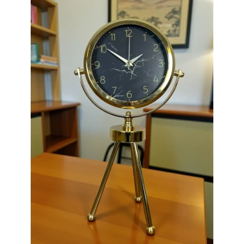 Gold & Black Uyumlu Şık Üç Ayaklı Metal Masa Saati