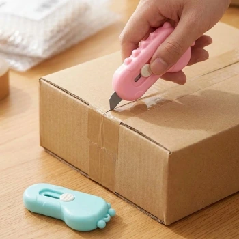 İpek Yıldızı® Dinozor Tasarımlı 2’li Mini Makas ve Falçata Seti – Pratik Kargo Paket Açıcı Aparat