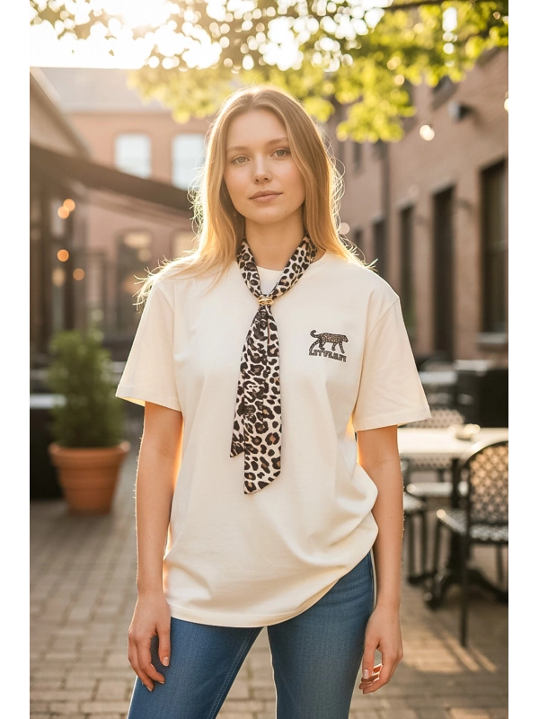 Sheenza Kadın Leopar Fular Detaylı Oversize Tişört