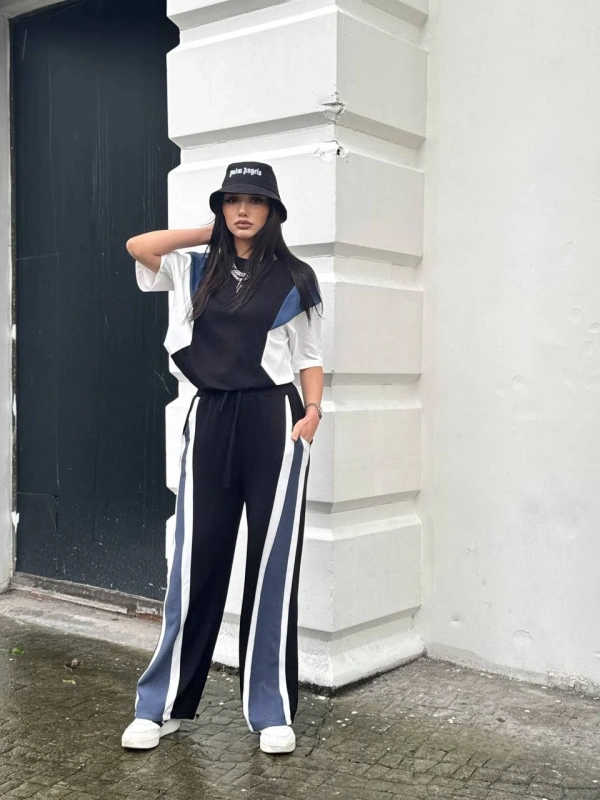 Renk Bloklu Oversize Tişört ve İspanyol Paça Eşofman Takımı