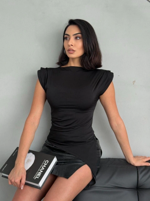 Sheenza Vatkalı Asimetrik Kesim Sandy Bluz