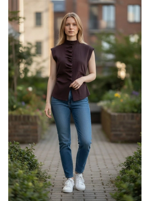 Dik Yaka Fırfır Detaylı Kolsuz Bluz