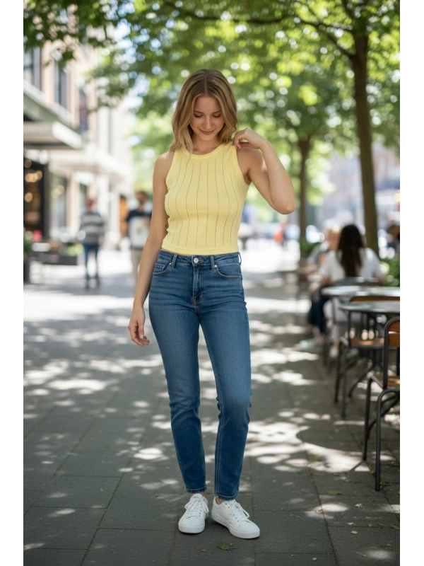 Taş İşlemeli Fitilli Beyaz Crop Atlet