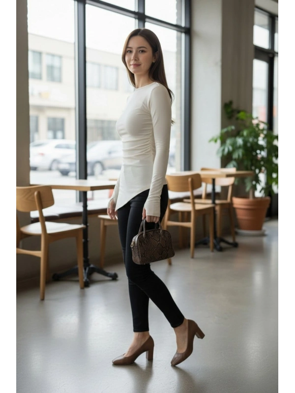 Vatkalı Fırfır Kollu Şık Siyah Bluz