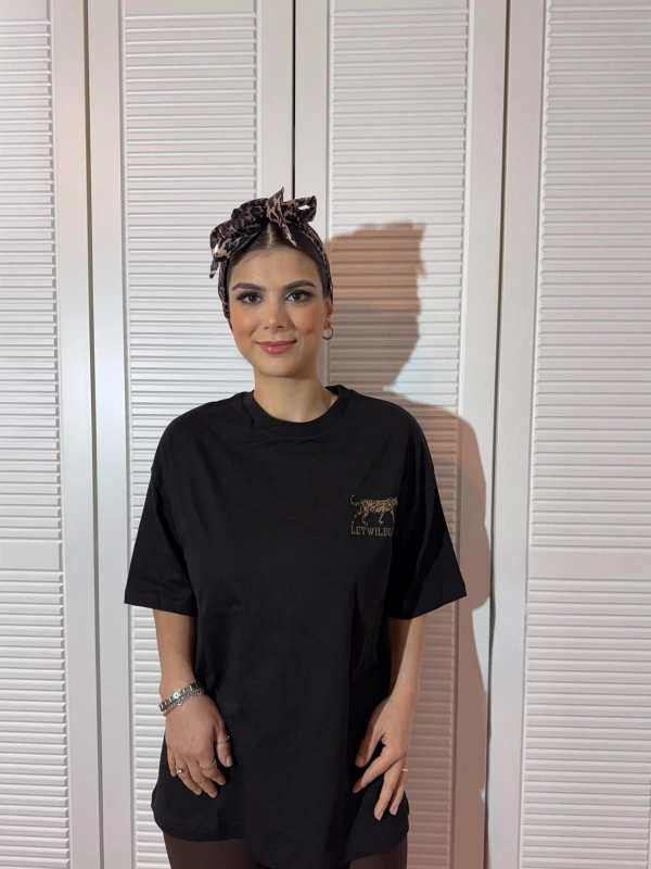 Sheenza Kadın Leopar Fular Detaylı Oversize Tişört