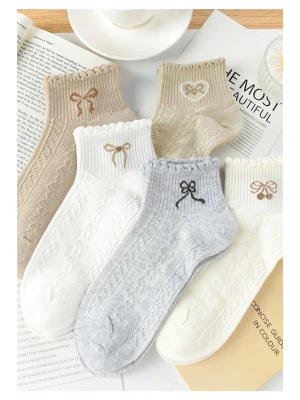 4 Çift Kalp Kurdale Desenli Çorap