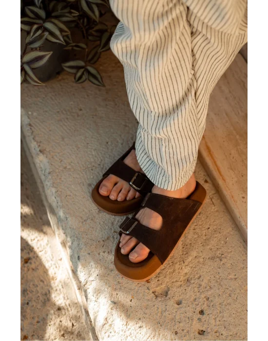 Lorenzo Acı Kahve Çift Tokalı Hafif Mantar Taban Erkek Terlik