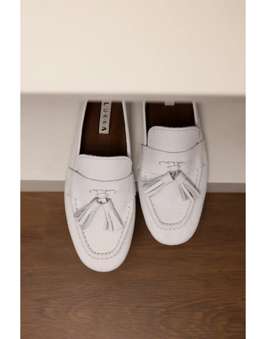 Hakiki Deri Kadın Adeen Beyaz Ponponlu El yapımı Babet