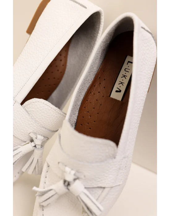 Hakiki Deri Kadın Adeen Beyaz Ponponlu El yapımı Babet