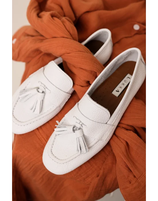 Hakiki Deri Kadın Adeen Beyaz Ponponlu El yapımı Babet